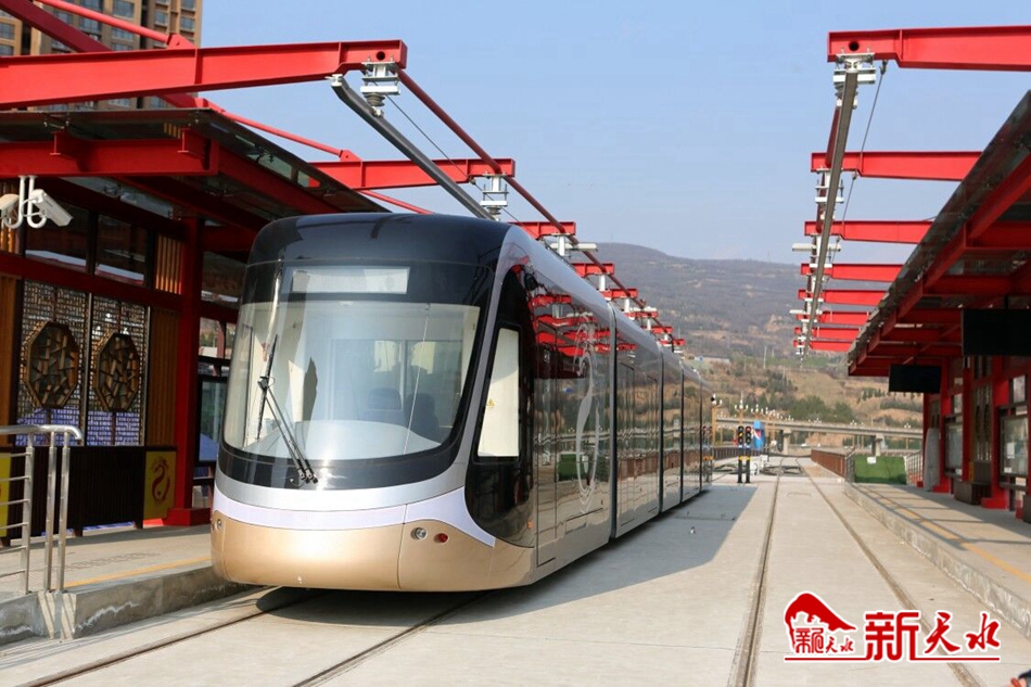 王銳調(diào)研有軌電車示范線一期工程、工業(yè)博物館等項目建設(shè)情況