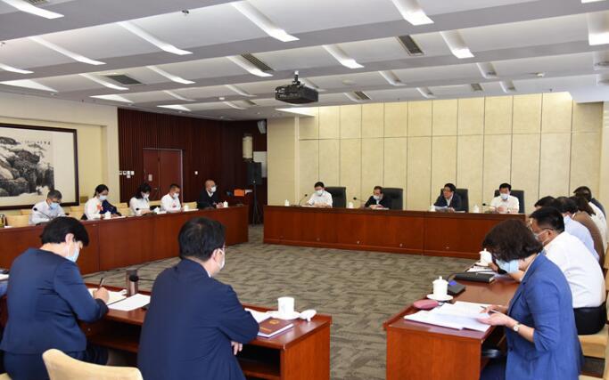 【兩會快訊】甘肅代表團(tuán)分組審議全國人大常委會工作報告，林鐸參加第一小組會議并發(fā)言