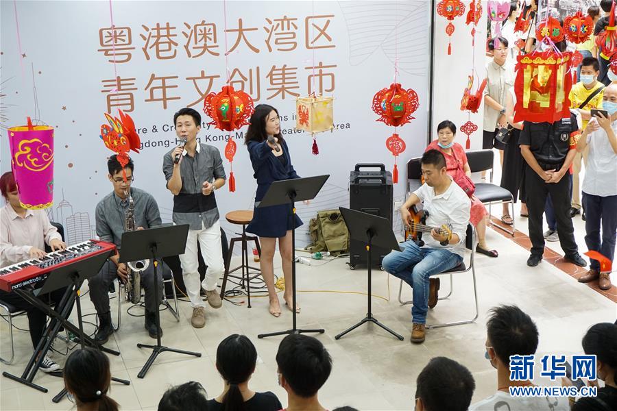 (新華全媒頭條·圖文互動(dòng))(10)流動(dòng)中國(guó)折射復(fù)蘇新氣象——透視“十一”黃金周