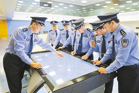 致敬！人民警察
