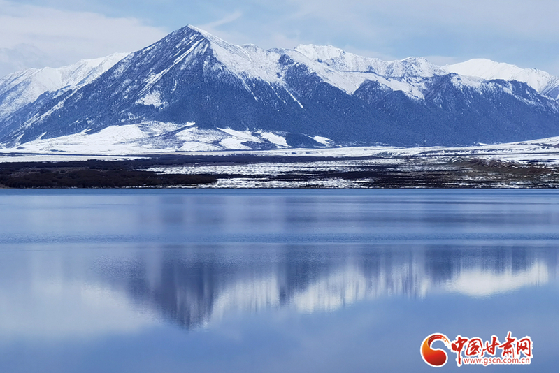 初夏，來(lái)山丹馬場(chǎng)鸞鳥(niǎo)湖畔賞雪