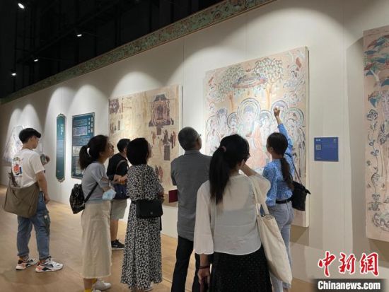 圖為展覽現(xiàn)場(chǎng)。　江楊燁 攝