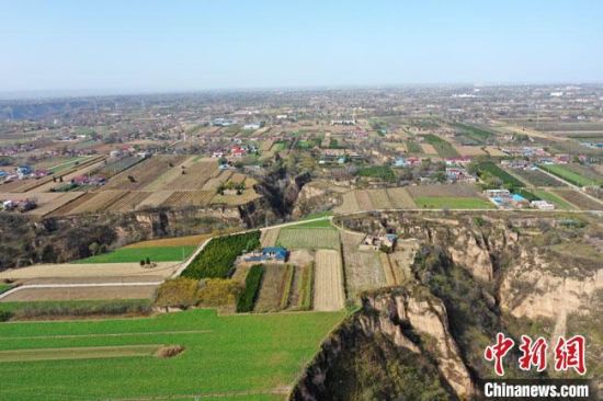 圖為位于甘肅省慶陽市西峰區(qū)境內的南佐遺址地貌。(資料圖) 甘肅省文物局供圖