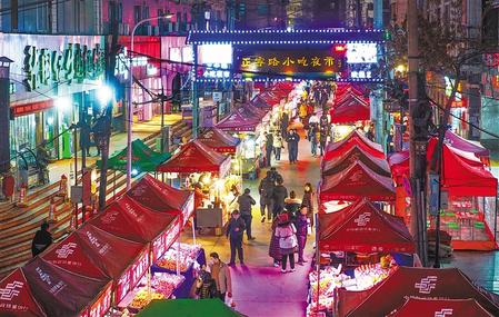 蘭州市城關(guān)區(qū)正寧路小吃夜市、南關(guān)民族風(fēng)味一條街恢復(fù)營(yíng)業(yè)