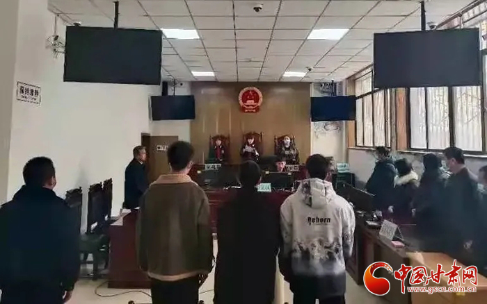 依法帶娃！甘肅省平?jīng)鍪邪l(fā)出首份《家庭教育令》