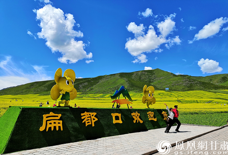河西走廊張掖扁都口，古絲綢之路要道。王振武 攝