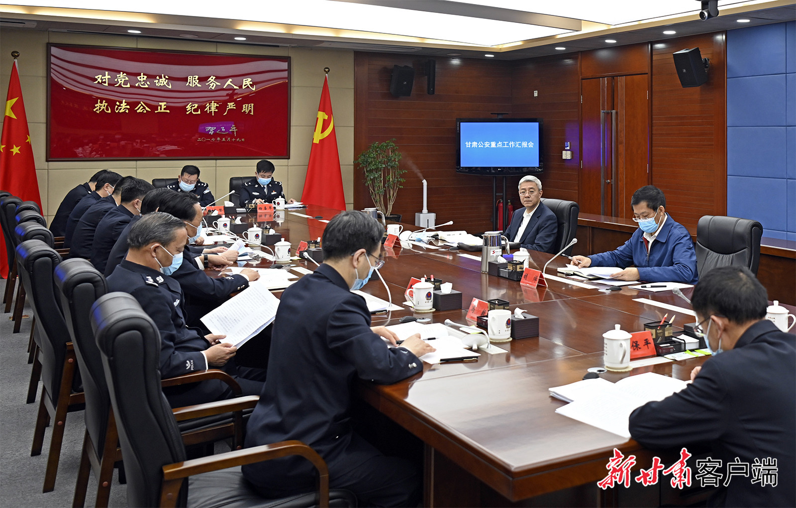 【甘快看】尹弘在甘肅省公安廳調(diào)研時強調(diào)：堅持政治建警鍛造公安鐵軍，全力以赴防風險保安全護穩(wěn)定