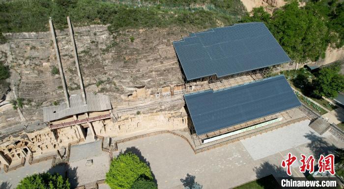 圖為航拍視角下的北石窟寺?！“瑧c龍 攝