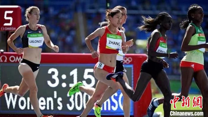2016年8月，中國選手張新艷參加里約奧運(yùn)會田徑女子3000米障礙賽預(yù)賽。(資料圖) 受訪者供圖