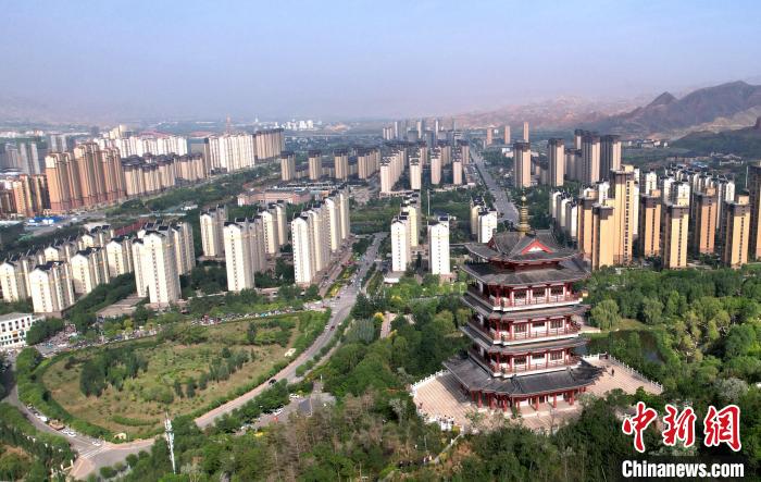 圖為“南涼古都”樂都朝陽山片區(qū)的今朝?！⊙Φ?攝