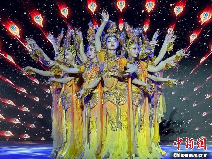 圖為甘肅演藝集團歌舞劇院表演的舞蹈《金光千佛》。(資料圖)戴文昌 攝