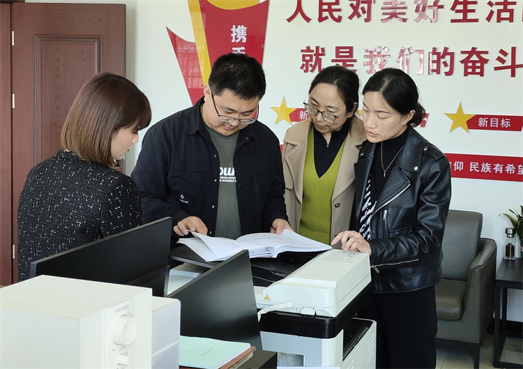 徽縣紀(jì)檢監(jiān)察系統(tǒng)組成3個(gè)片區(qū)協(xié)作交叉檢查組深入各鄉(xiāng)鎮(zhèn)督查惠民惠農(nóng)政策落實(shí)、村集體“三資”規(guī)范管理等工作.jpg