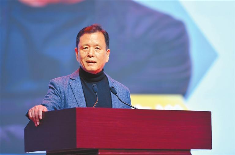 推進(jìn)全民閱讀 建設(shè)書(shū)香社會(huì) ——2025讀者·領(lǐng)讀者大會(huì)發(fā)言摘登