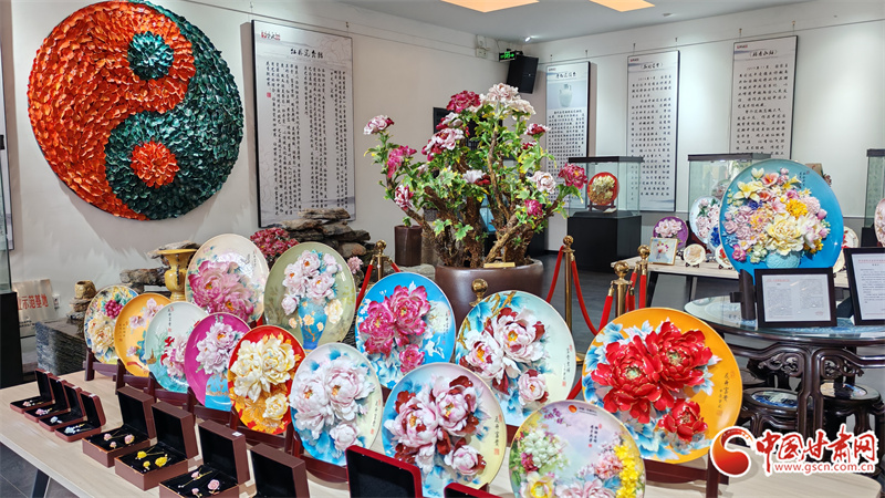 千年窯火映牡丹 白瓷技藝煥新彩